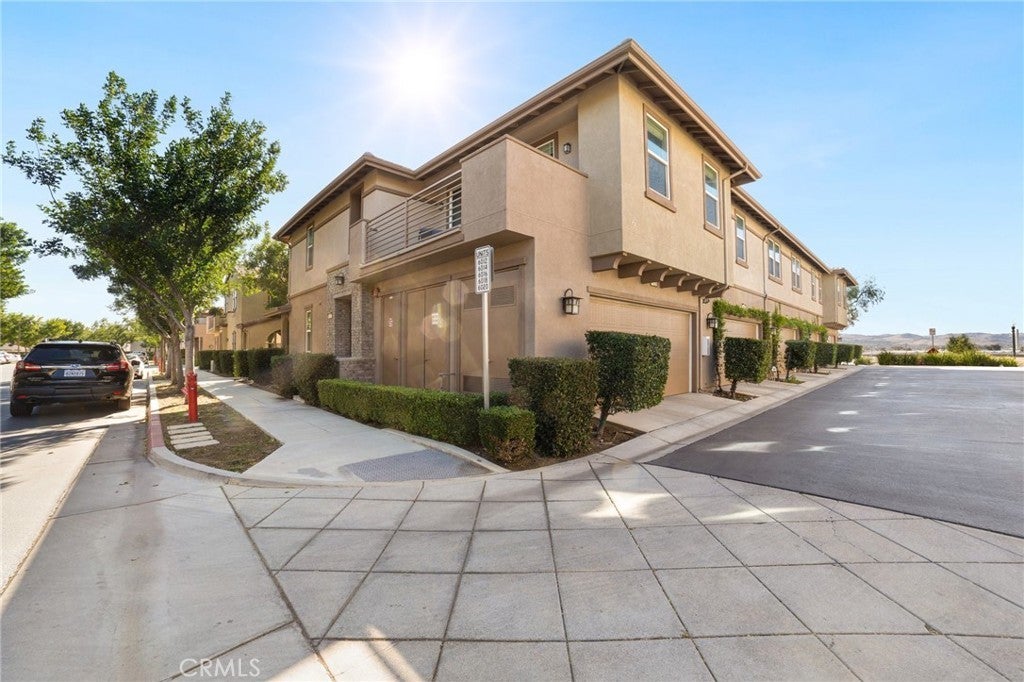 Photo of Listing #IV25016302