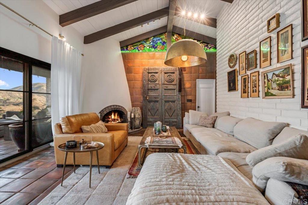 Photo of Listing #PTP2500589