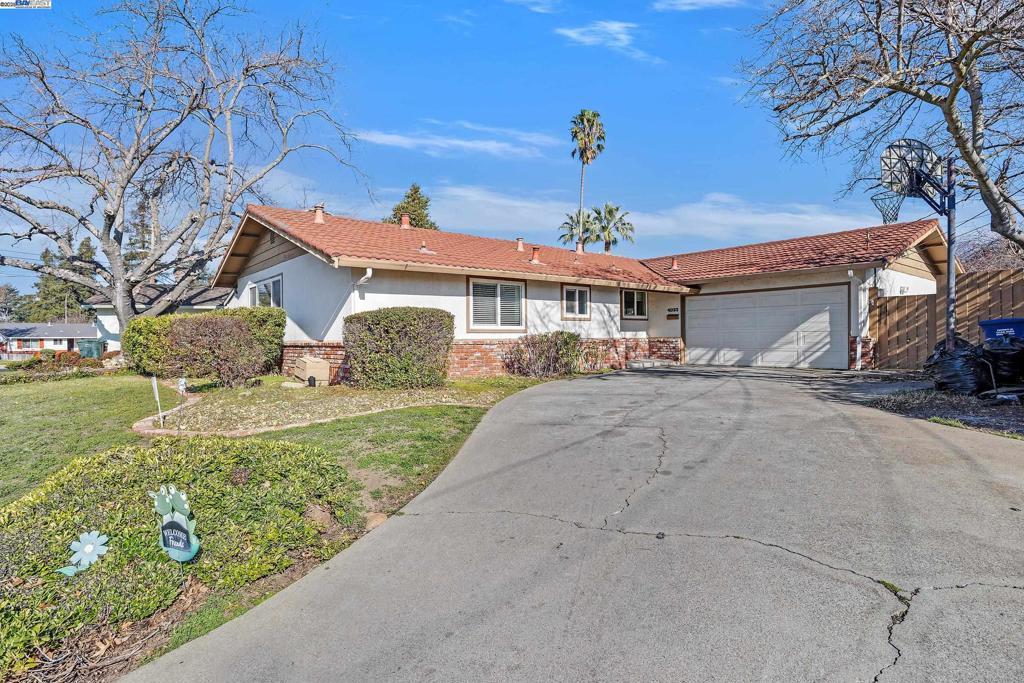 Photo of Listing #41083536