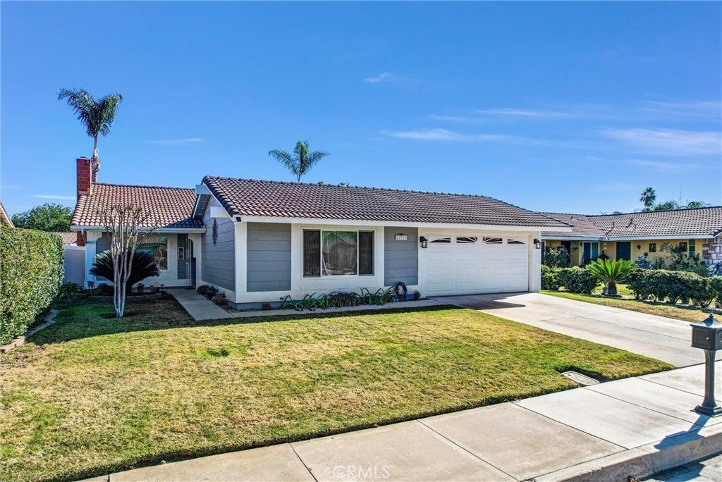 Photo of Listing #IV25016437