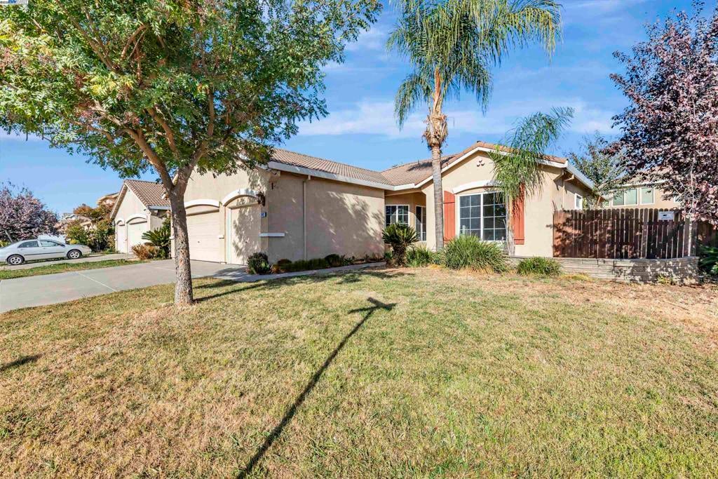 Photo of Listing #41083555