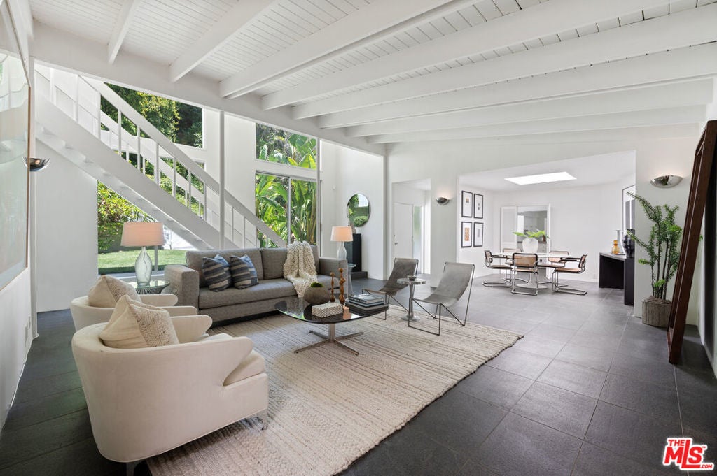 Photo of Listing #25489095