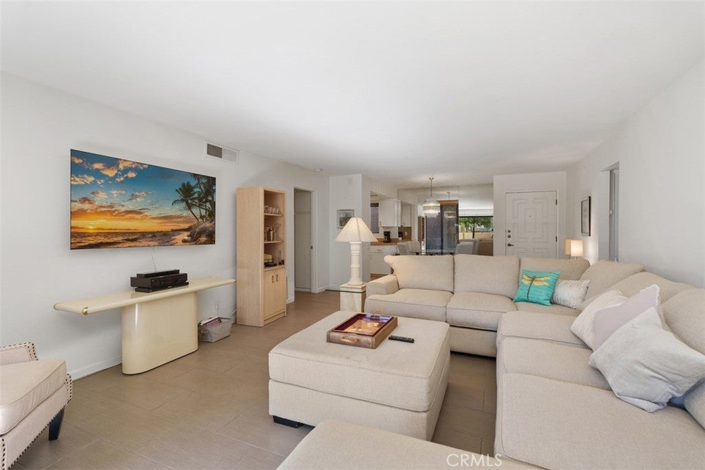 Photo of Listing #OC25017534