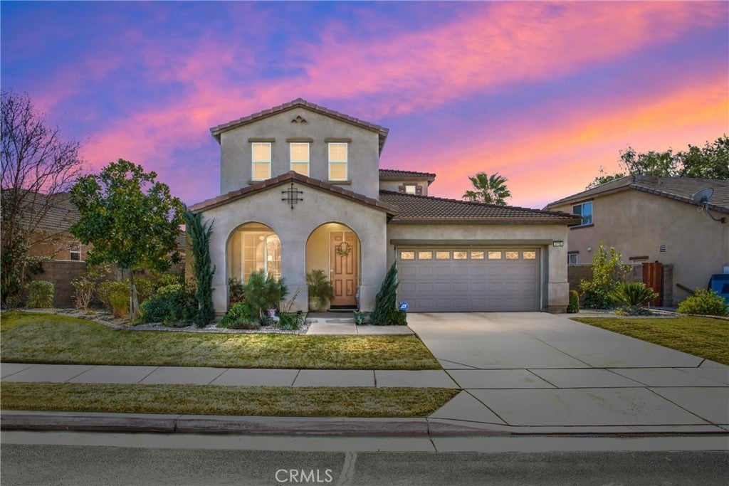 Photo of Listing #IV25017537