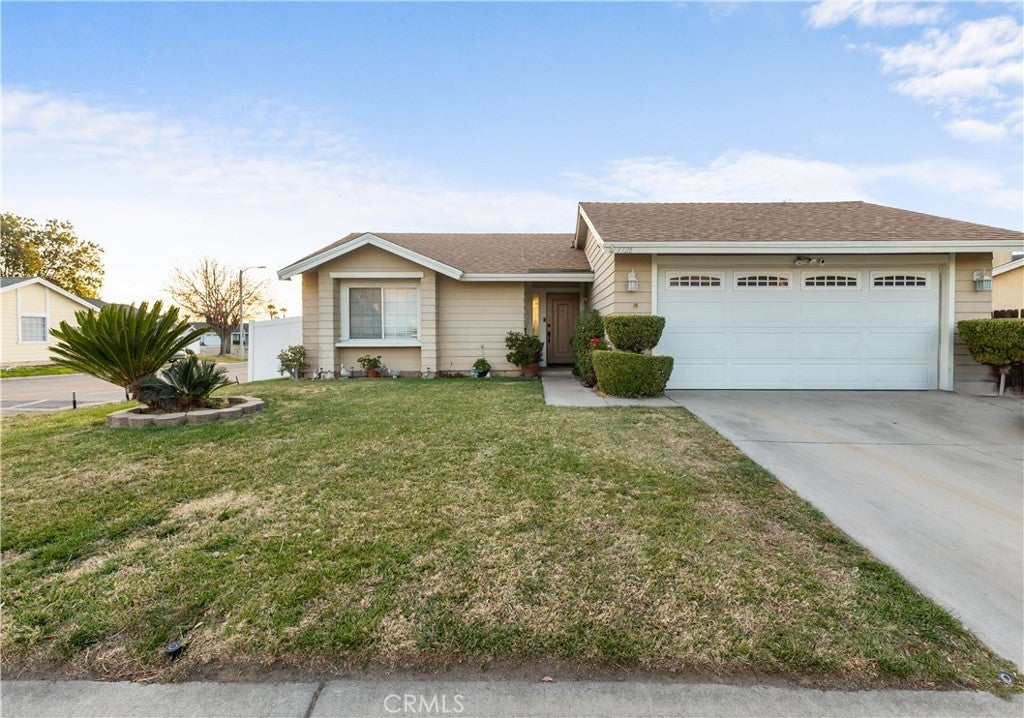 Photo of Listing #IV25014637