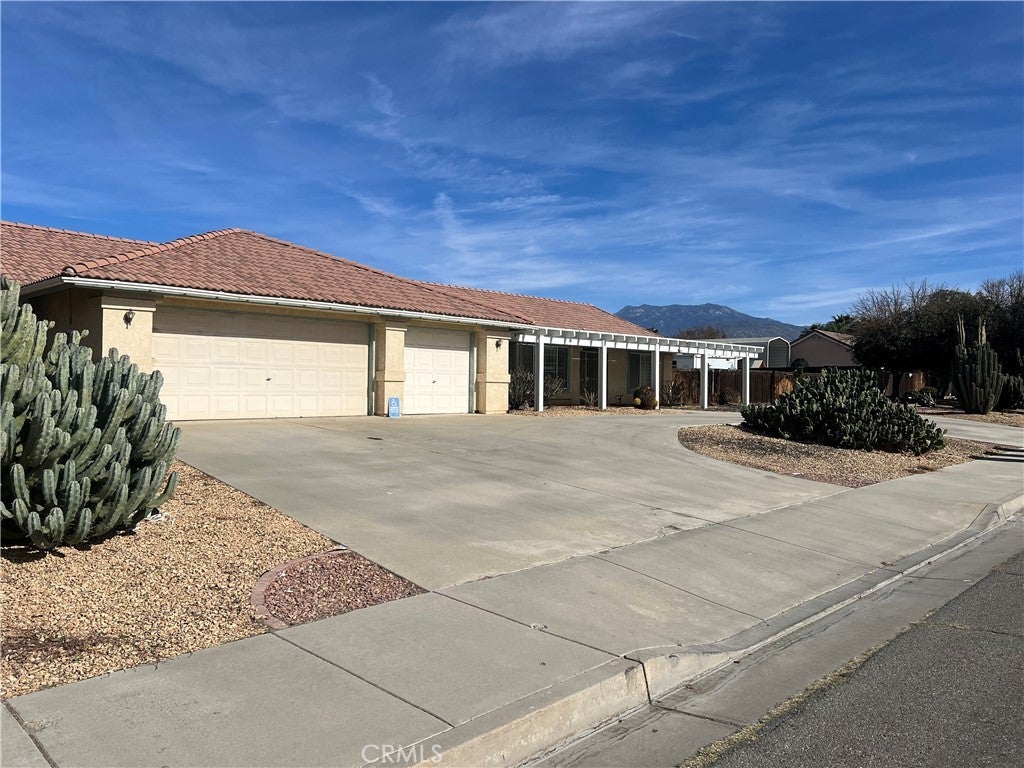 Photo of Listing #IV25018277