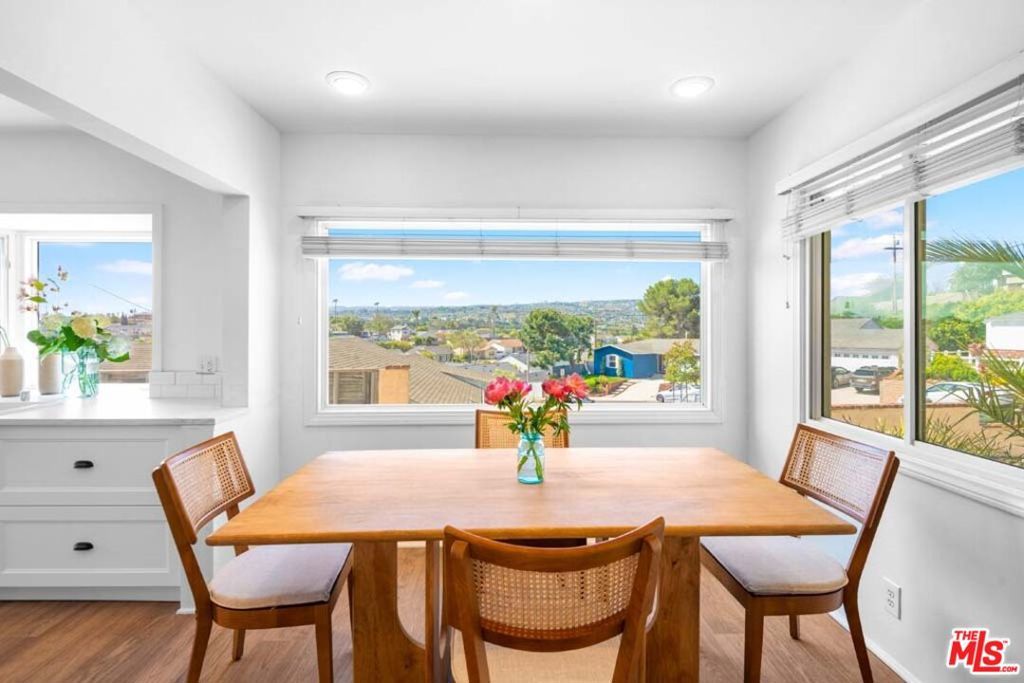 Photo of Listing #25489367