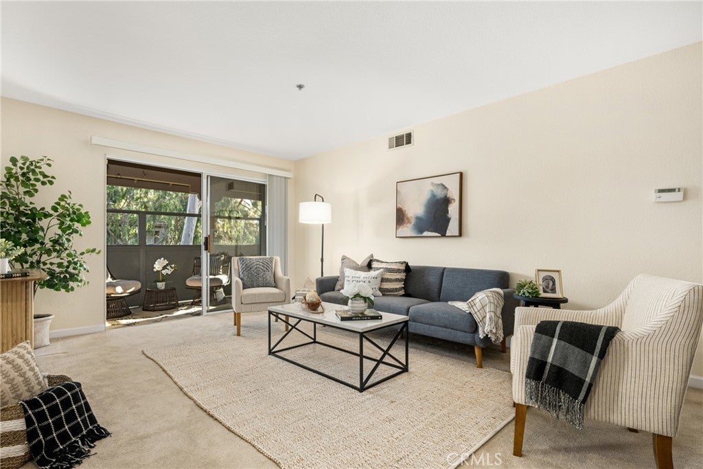 Photo of Listing #OC25007282