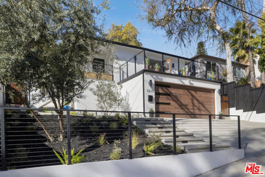 Photo of Listing #25477193