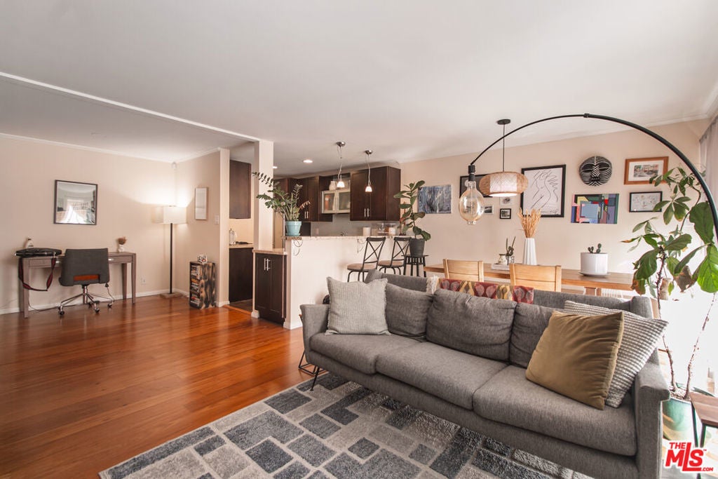 Photo of Listing #25475837