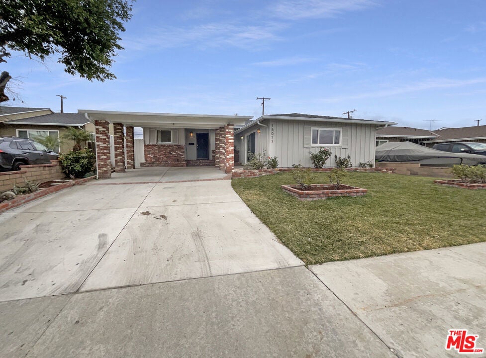 Photo of Listing #25489727