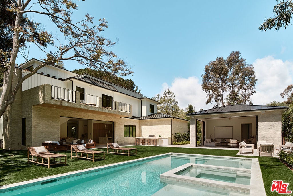 Photo of Listing #25483213