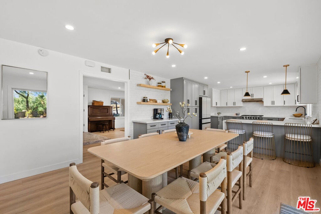 Photo of Listing #25489653