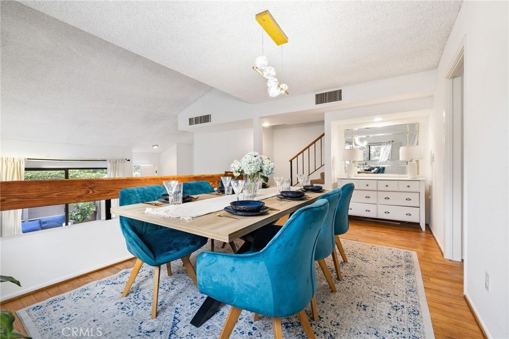 Photo of Listing #SR25009105