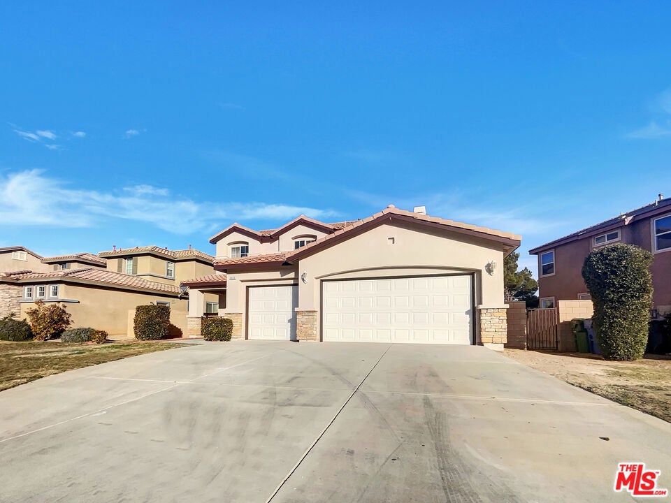 Photo of Listing #25489953