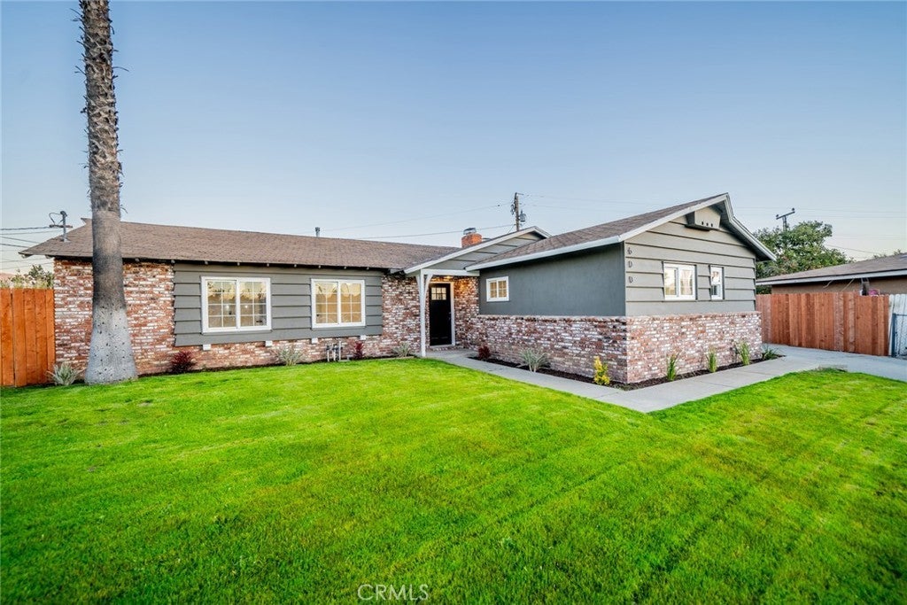 Photo of Listing #IV25017049