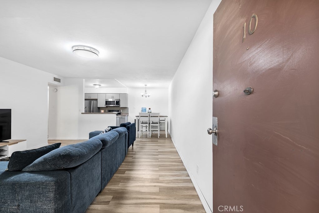 Photo of Listing #SR25019172