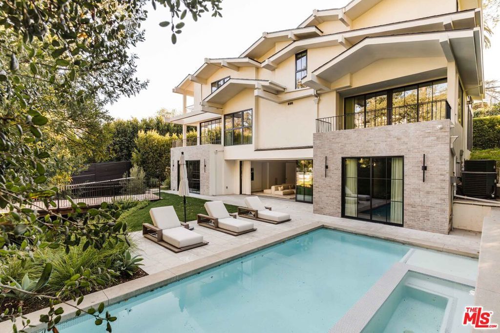 Photo of Listing #25490427