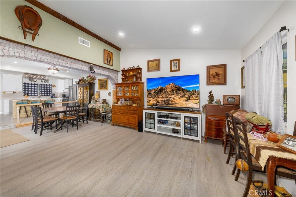 Photo of Listing #IV25020752