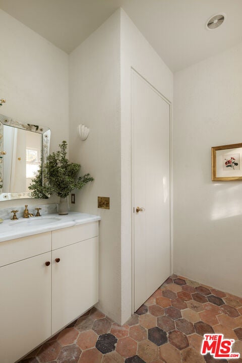 Photo of Listing #25489027