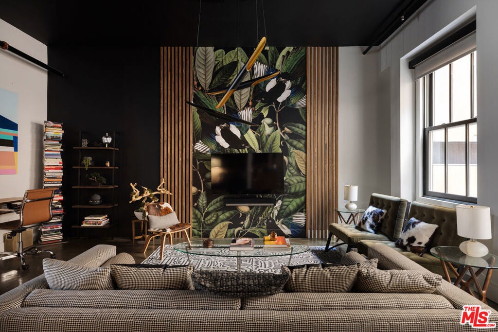 Photo of Listing #25489841