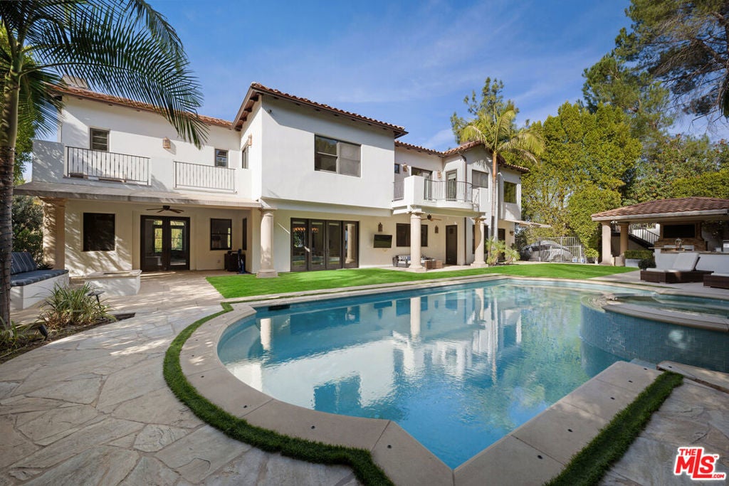 Photo of Listing #25490637