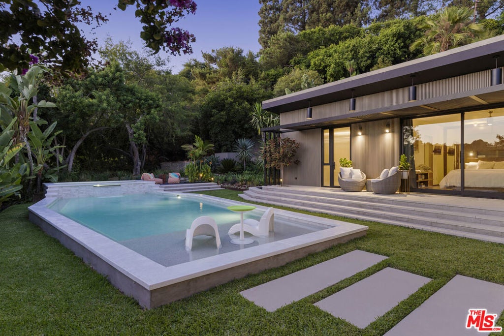 Photo of Listing #25491069