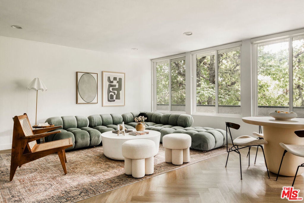 Photo of Listing #25491379