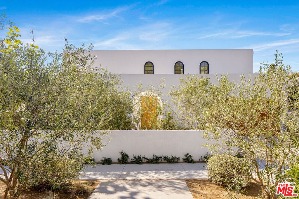 Photo of Listing #25489935