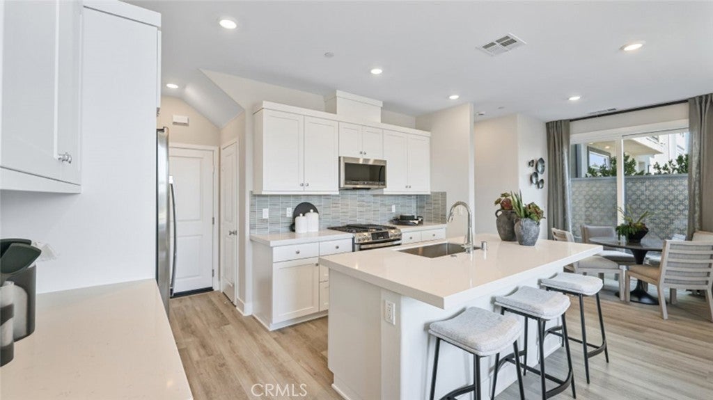 Photo of Listing #OC25022270