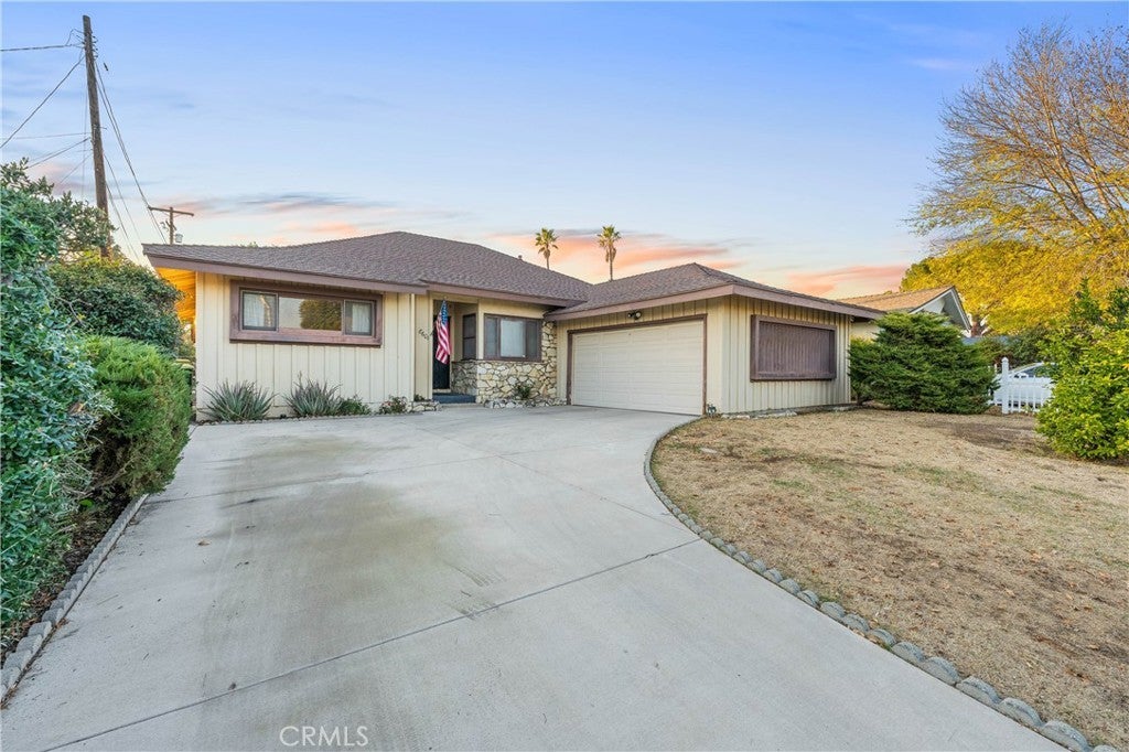 Photo of Listing #SR25020521