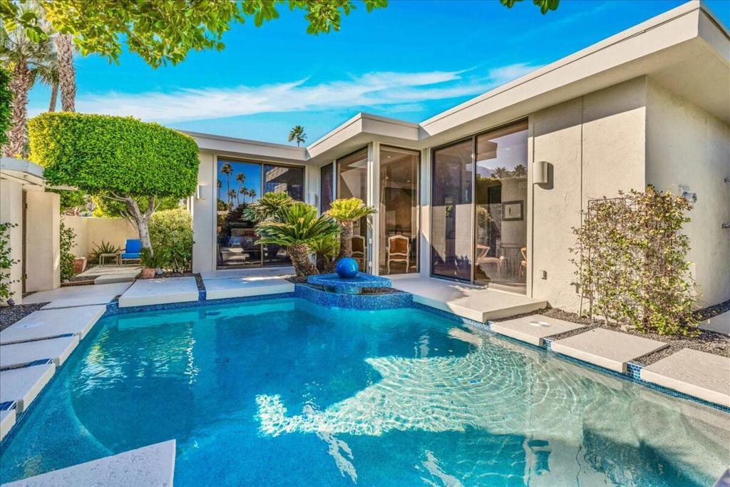 130 Racquet Club Road # 503, Palm Springs