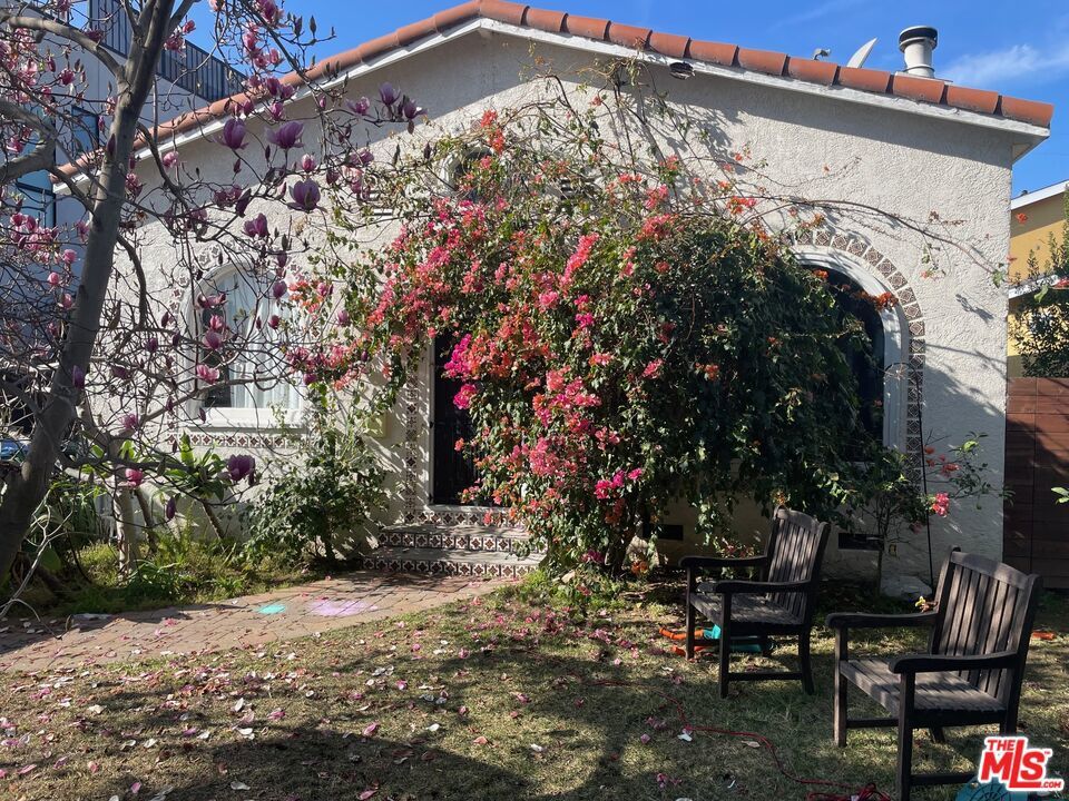 Photo of Listing #25492497