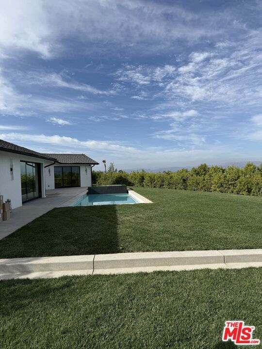 Photo of Listing #25489497