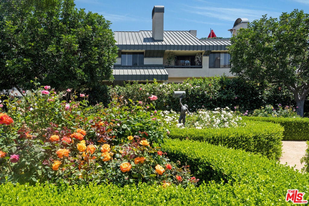 Photo of Listing #25492577