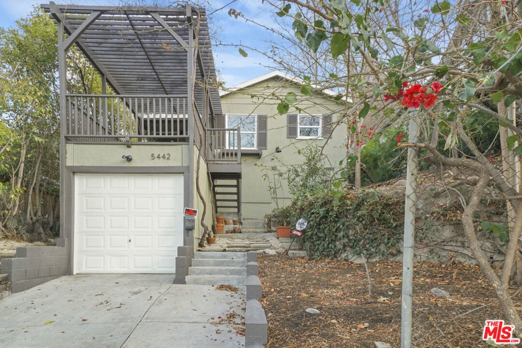 Photo of Listing #25492745