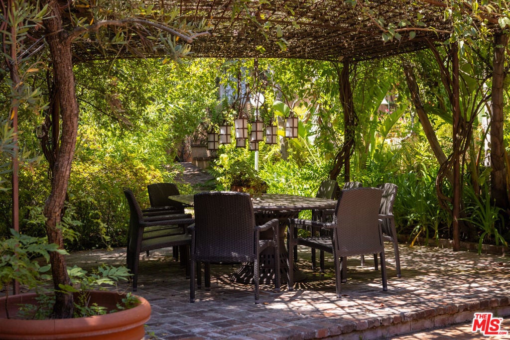 Photo of Listing #25492551