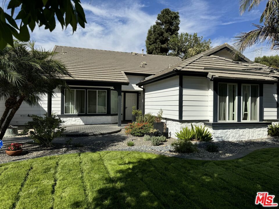 Photo of Listing #25491975