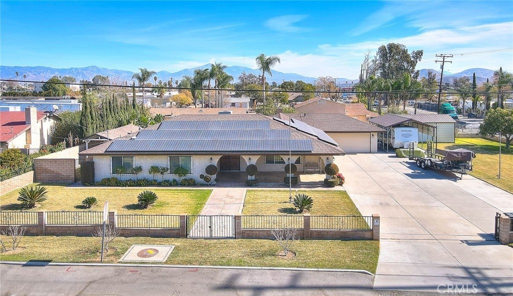 Photo of Listing #IV25023686