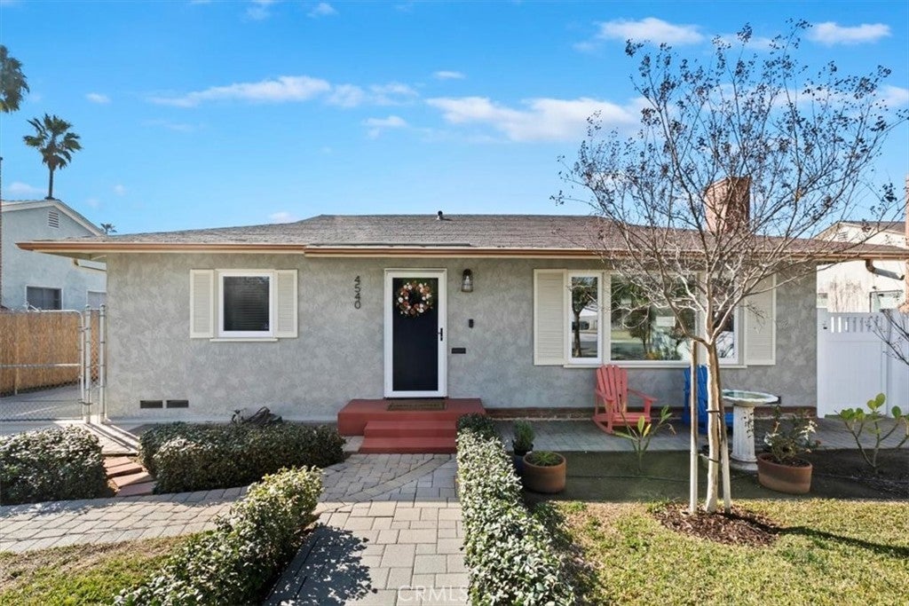 Photo of Listing #IV25023906