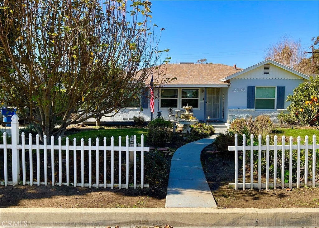 Photo of Listing #IV25016979