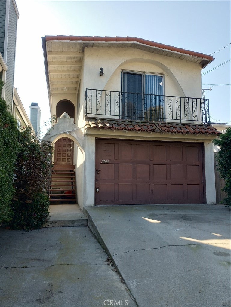 1804 Rockefeller Lane