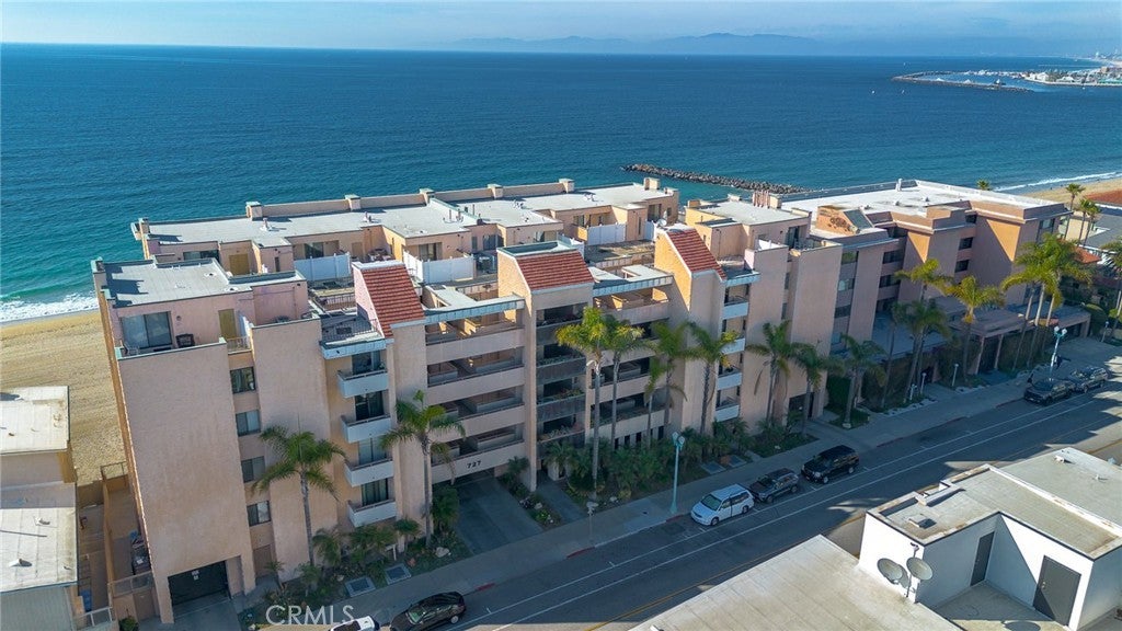 727 Esplanade 205