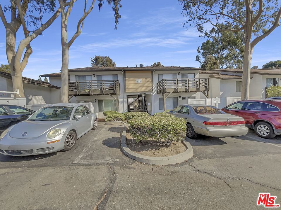 Photo of Listing #25493371