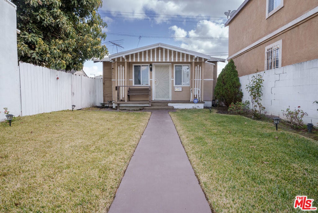 Photo of Listing #25493405