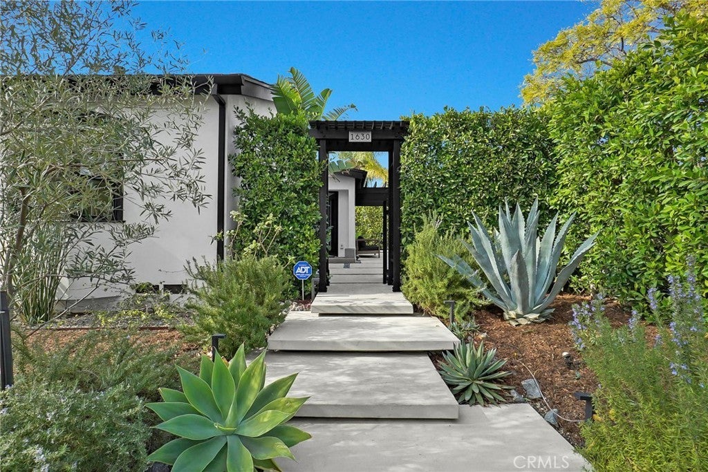 Photo of Listing #SR25023407