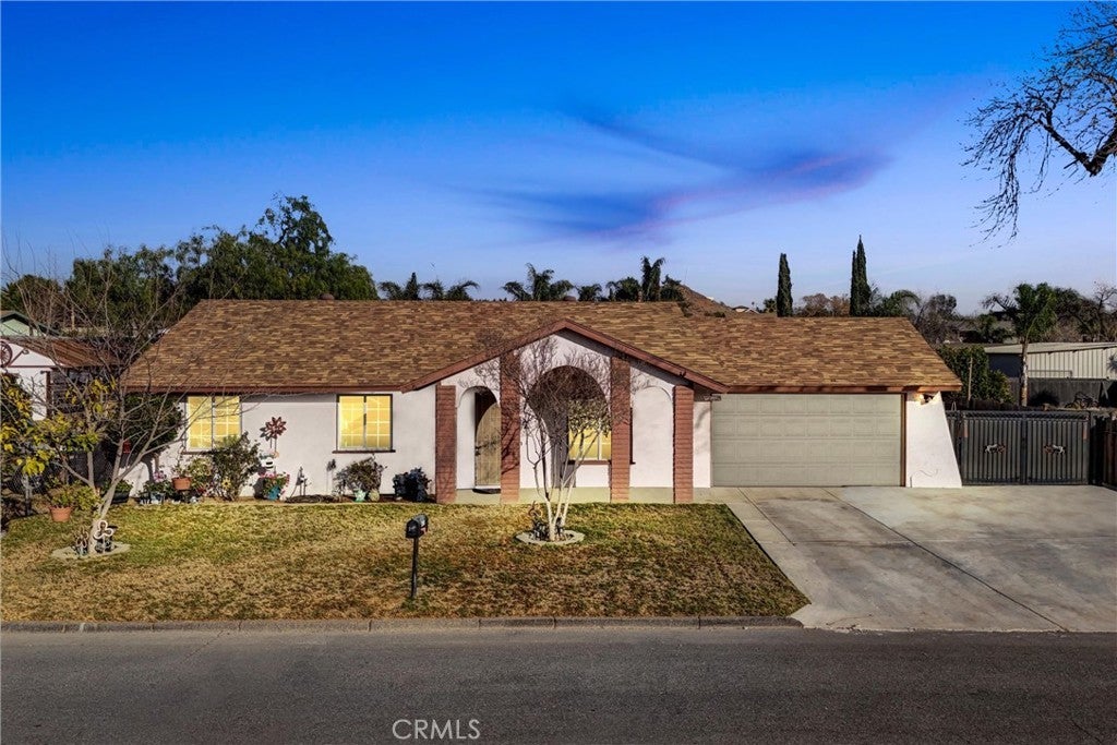 Photo of Listing #IV25025512