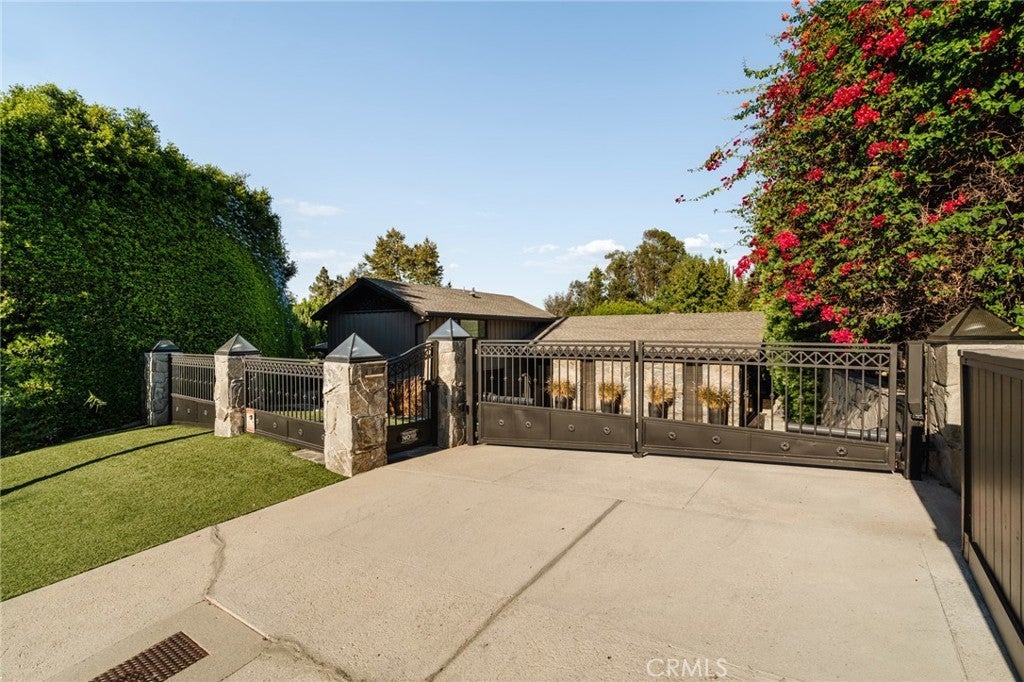 Photo of Listing #SR25024532