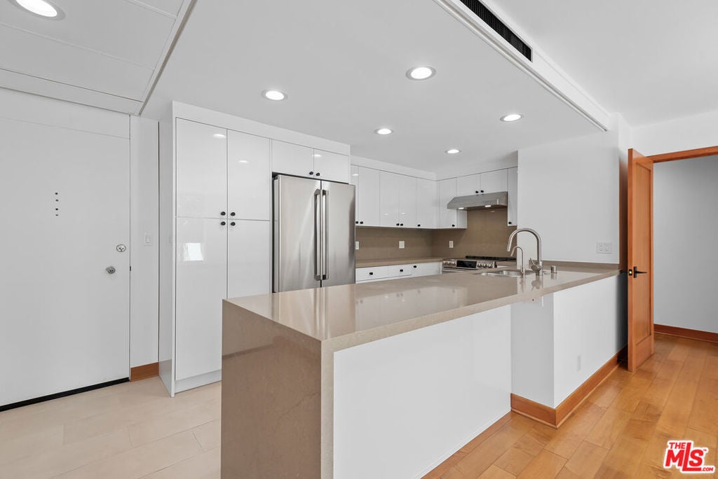 Photo of Listing #25493811