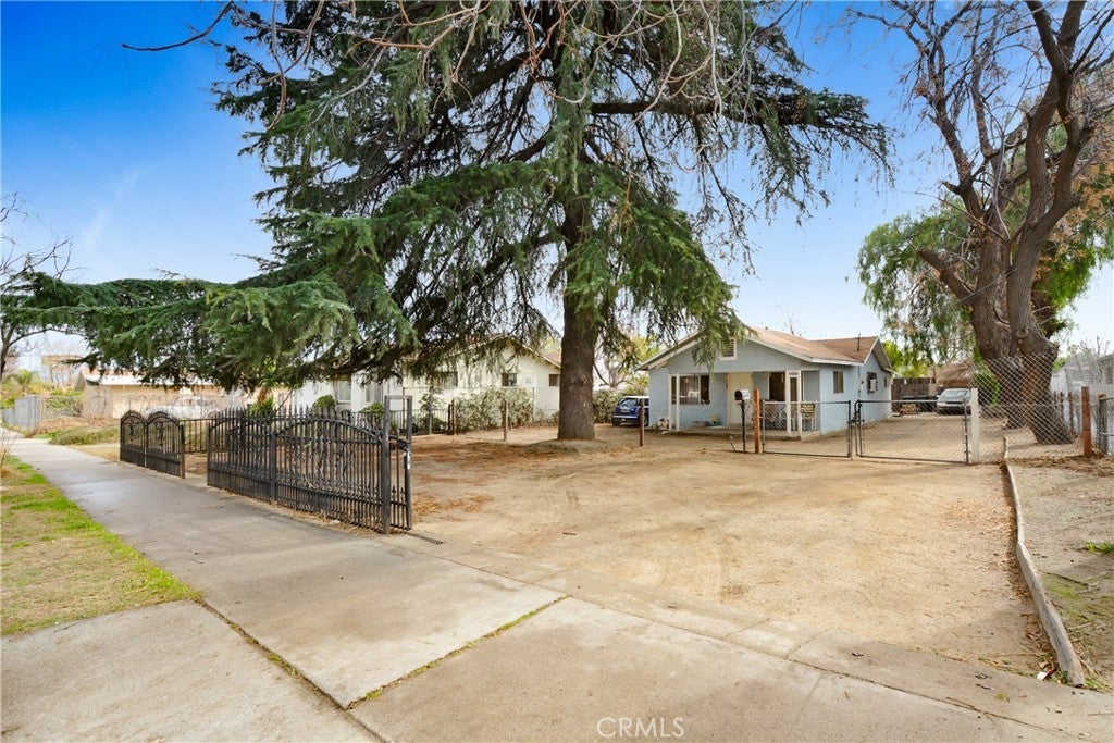 Photo of Listing #IV25026075